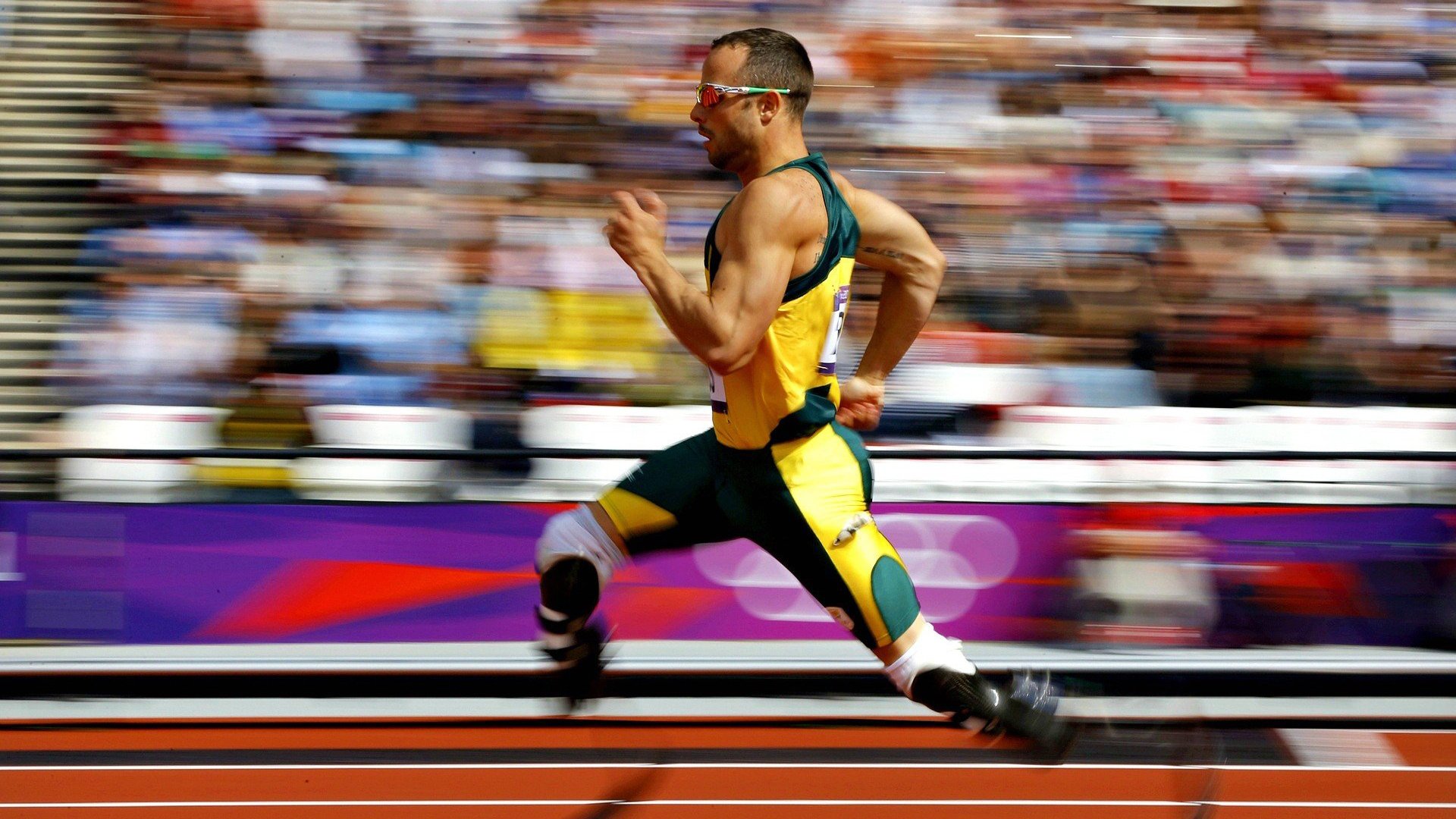 《电竞周边市场：收藏品、服饰与生活用品的潮流风向》，电竞周边馆