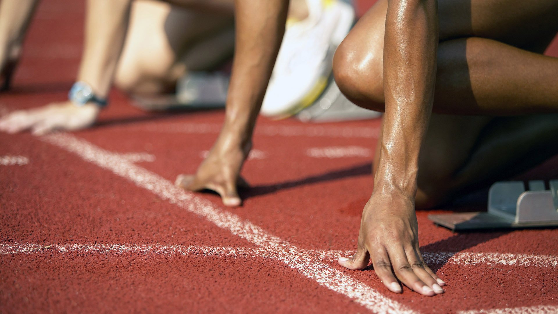 关注青少年安全和健康，推动台球运动规范化发展，青少年打台球